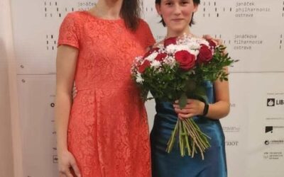 Naše žákyně jako sólistka s Janáčkovou filharmonií